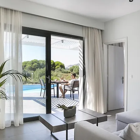 Les Residences Hébergement de vacances Svoronata