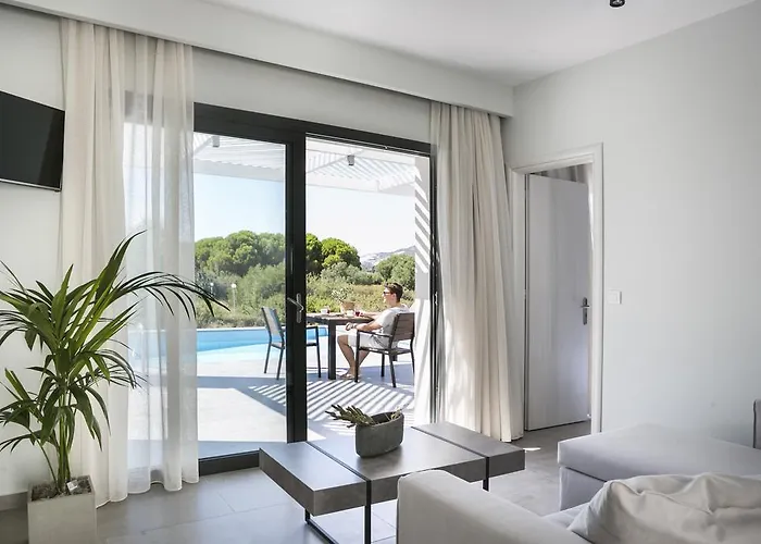 Les Residences بيت للعطل سفوروناتا